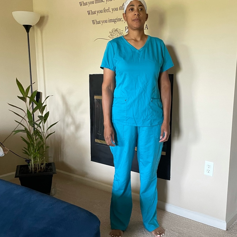 Women’s Scrub Set (Caribbean Blue or Turquoise).